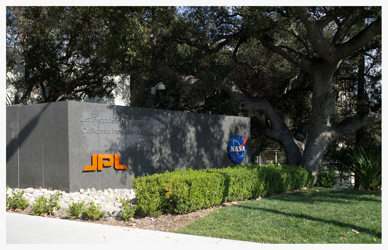 Voyager – The Grand Tour - Entrance to the main site of the Jet Propulsion Laboratory. The JPL  conducts unmanned US space missions on behalf of NASA, including  the Voyager project.