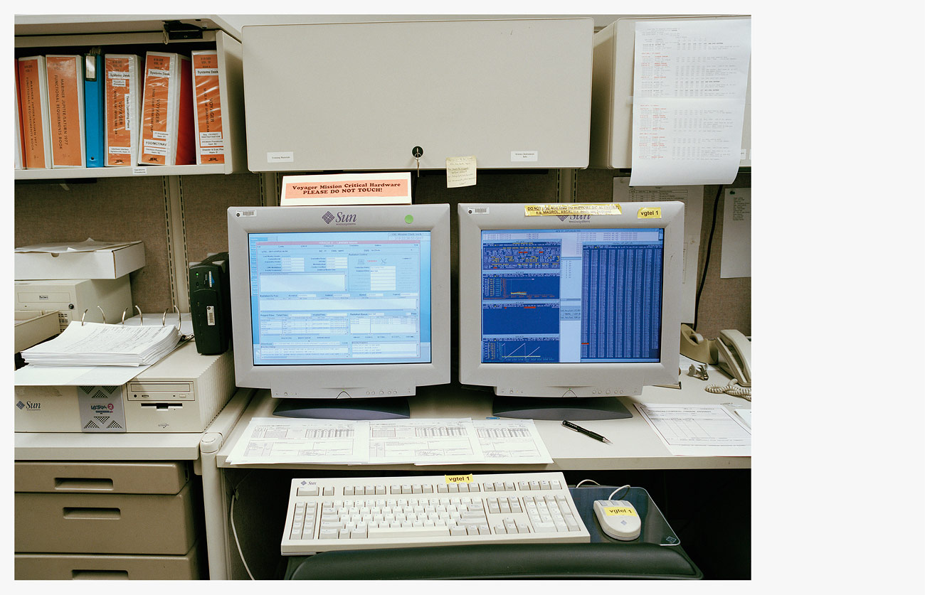 Voyager – The Grand Tour - Voyager Mission Controller navigation computer. Data entered here is transmitted to both Voyager probes via the Deep Space Network.