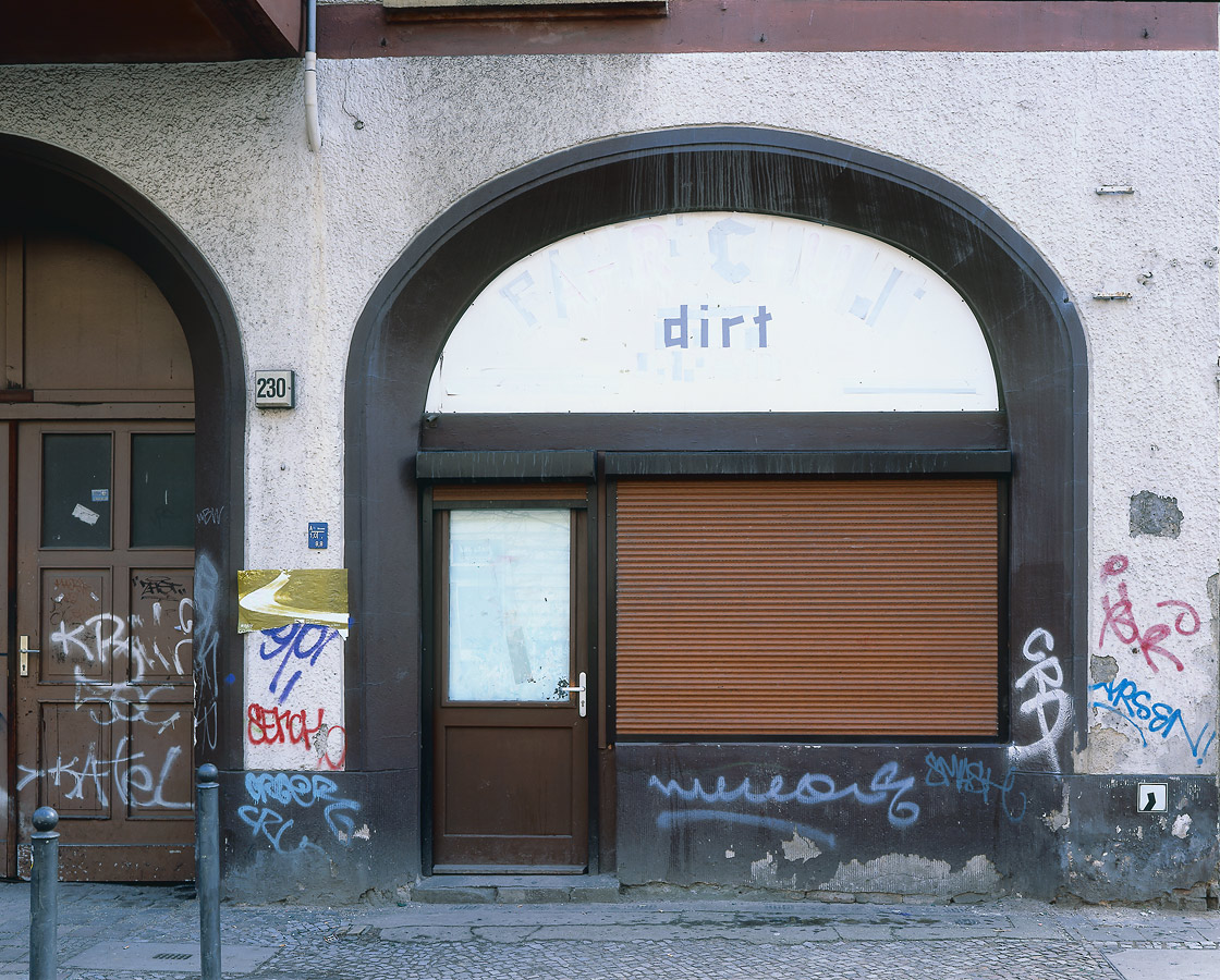 Temporary Spaces - dirt Außen, 2001
